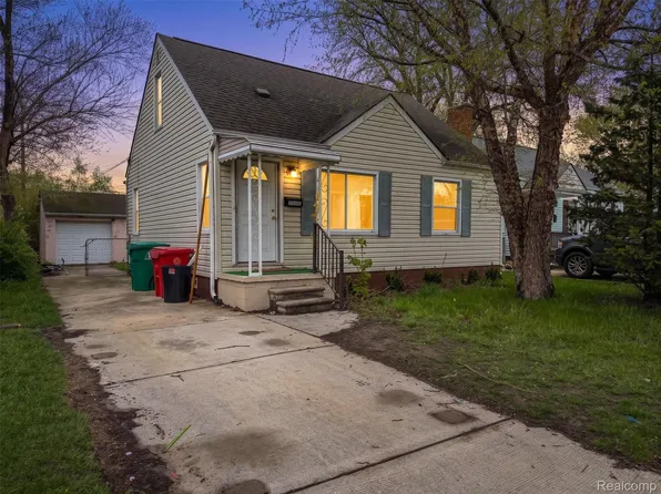 24811 Valley Ave, Eastpointe, MI 48021
