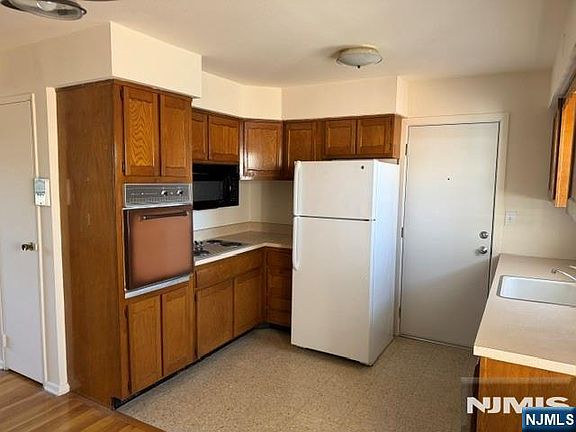 5th image of 31 Rolling Ridge Road #C
