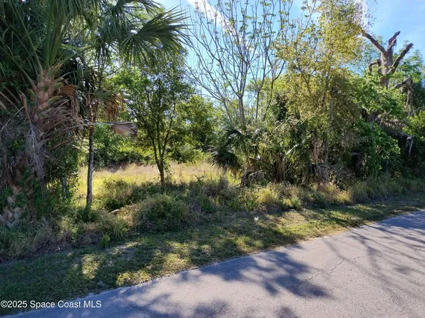 2637 Myrtle Ave, Mims, FL 32754