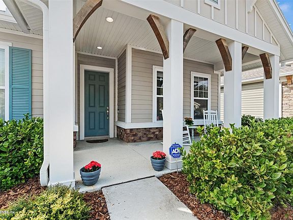 2nd image of 244 Valley Grove Dr