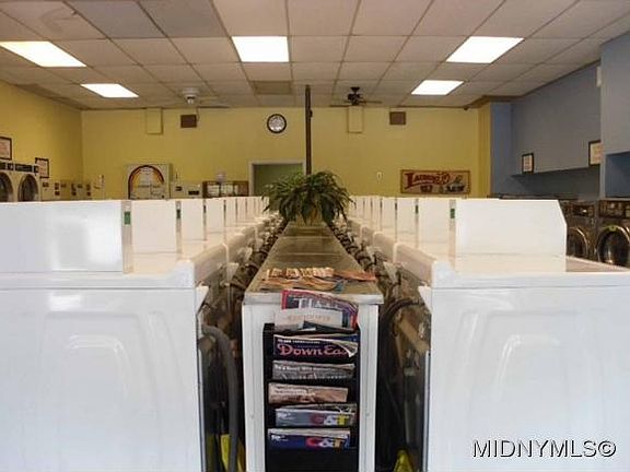 2nd image of 335 Oriskany Blvd