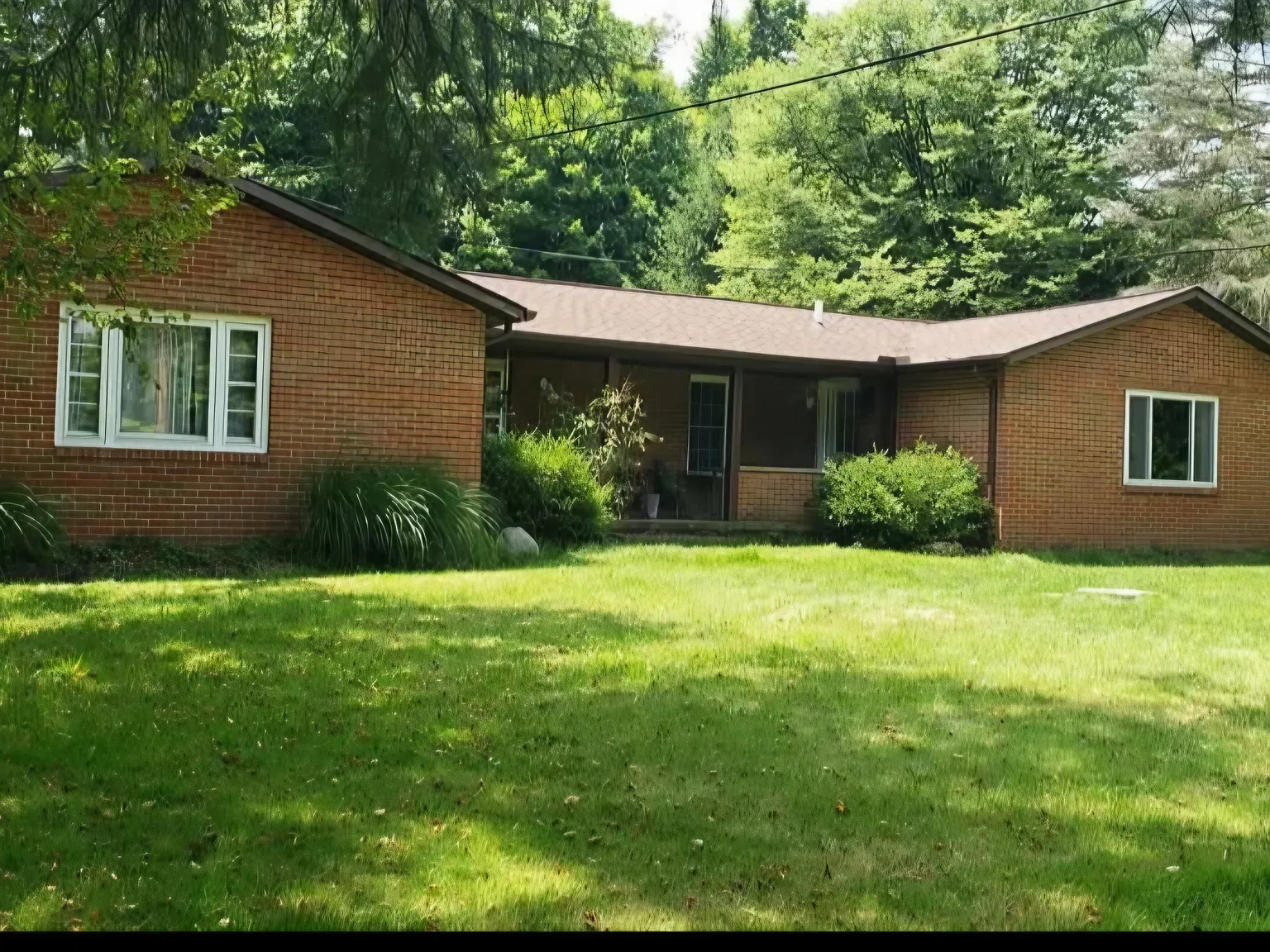 2150 Holmes Dr — Photo 1
