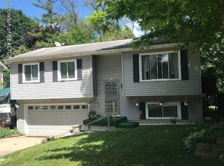 4211 Walton Dr, Lansing, MI 48910