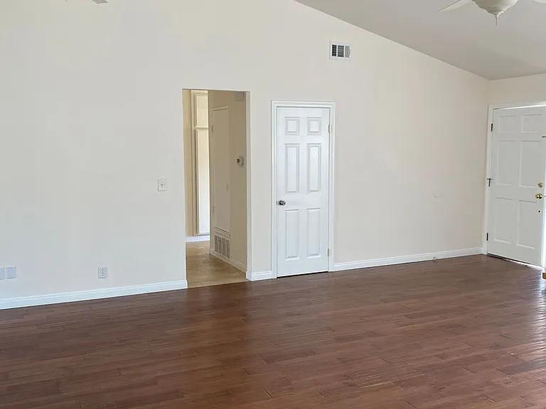 805 Crosby Ave — Photo 4