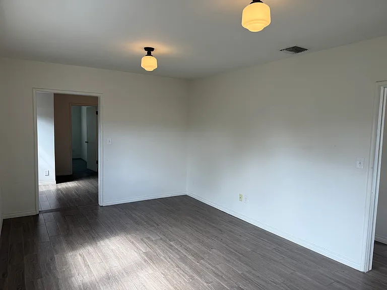538 W Amerige Ave #E — Photo 6