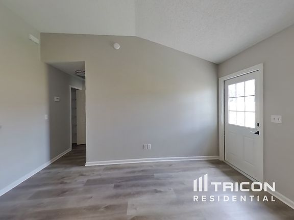 3rd image of 3918 Star Leaf Rd