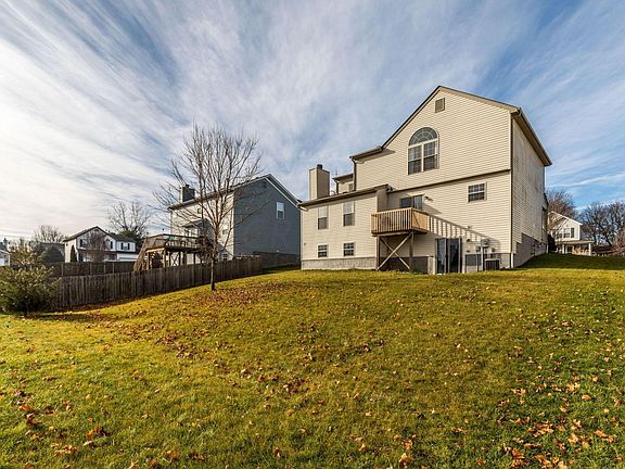 2nd image of 407 Kingston Cir
