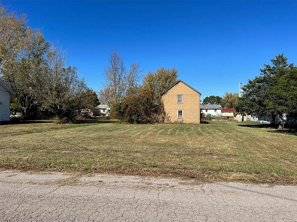 1st image of 203 W Moore Ave