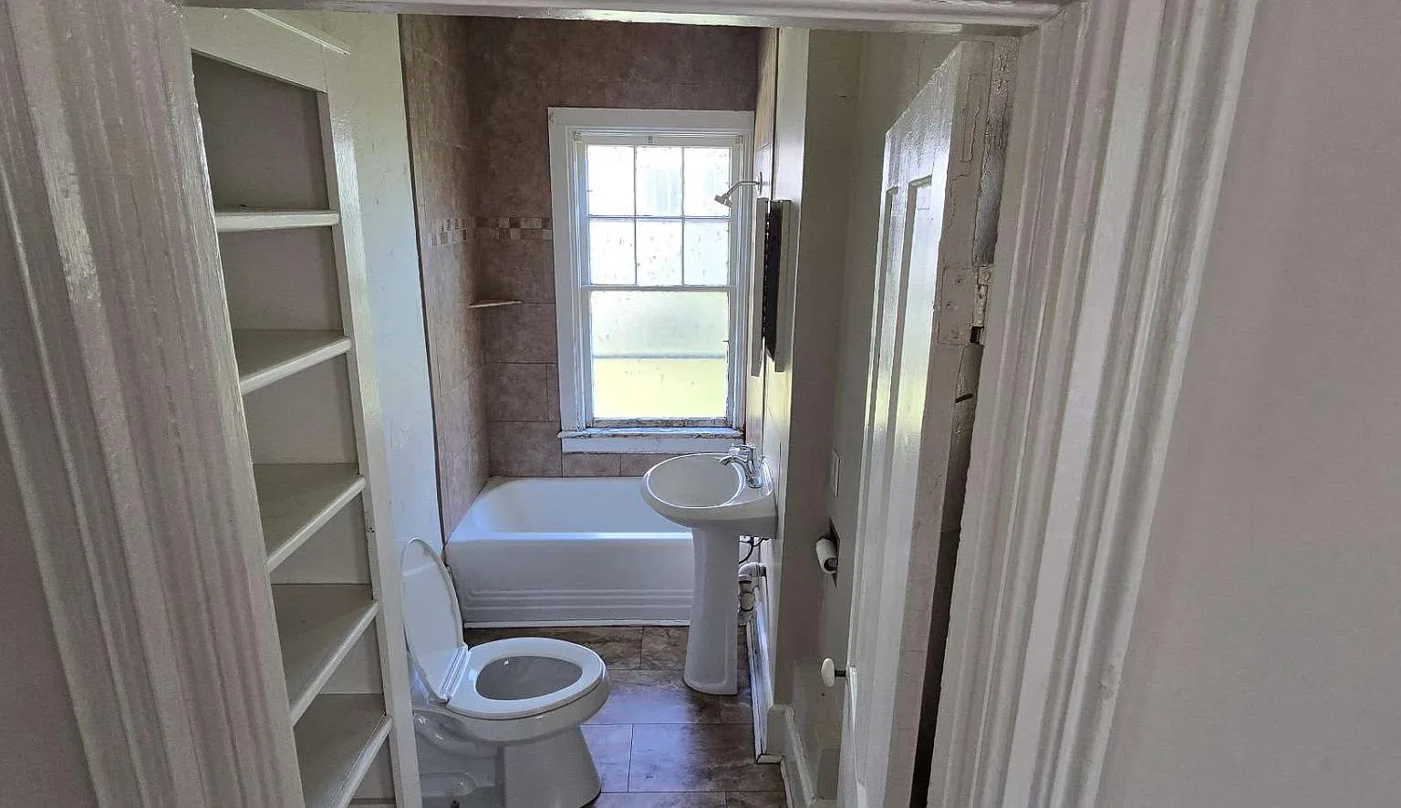 823 N 14th St - Lower — Photo 3