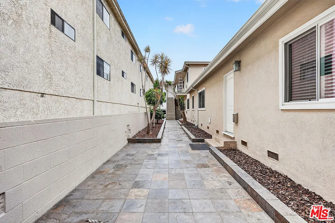 2 bed, 1.0 bath, 950 sqft, $2,895 — Photo 4