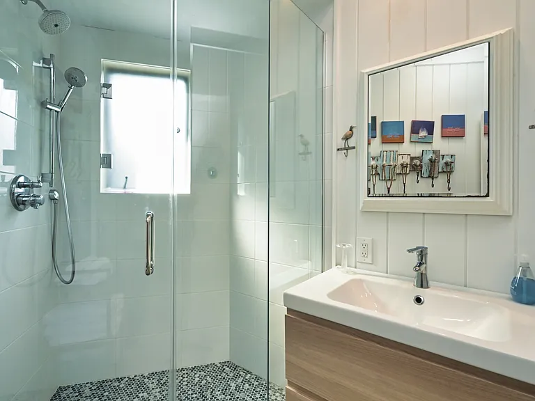 16 Bryan Rd — Photo 24