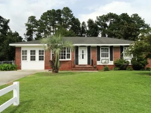 21 Yorkshire Dr, Jacksonville, NC 28546
