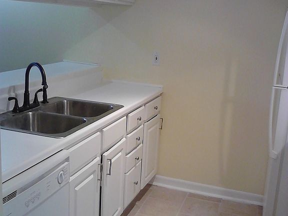 3rd image of 1925 Tall Oaks Dr APT 3706