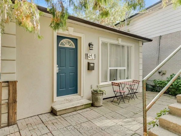 5A Dynevor Rd, Toronto, ON M6E 3W7