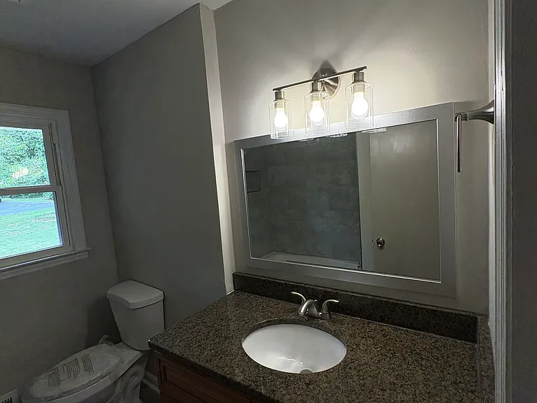 1262 Robert Ln — Photo 18