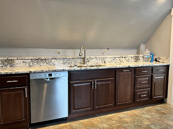 5th image of 49 Essex St APT 3