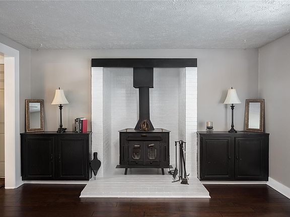 5th image of 462 Ponderosa Ln