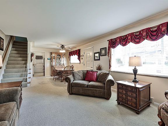 5th image of 8793 Mockingbird Ln
