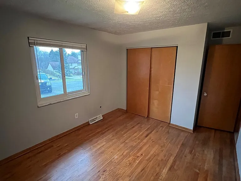 4050 Beckley Rd — Photo 5