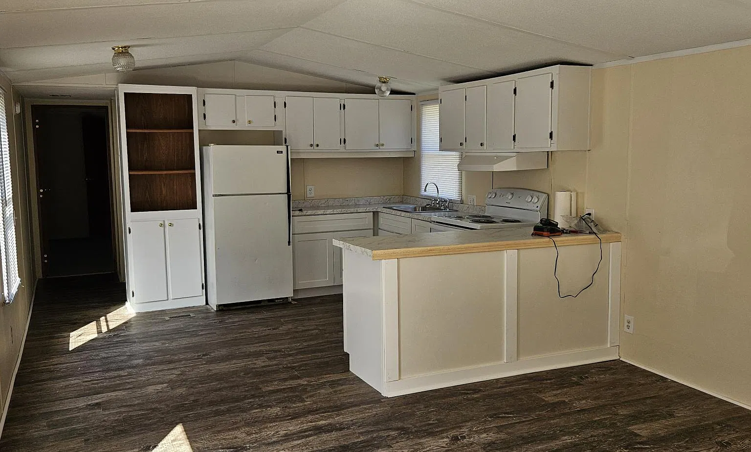 3 bed, 1000 sqft, $995 — Photo 3