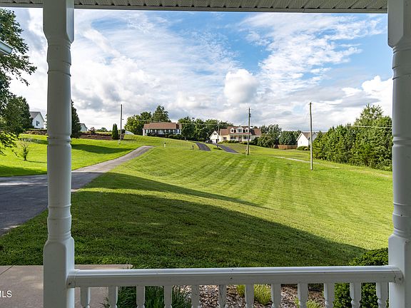4th image of 416 Heritage Ln