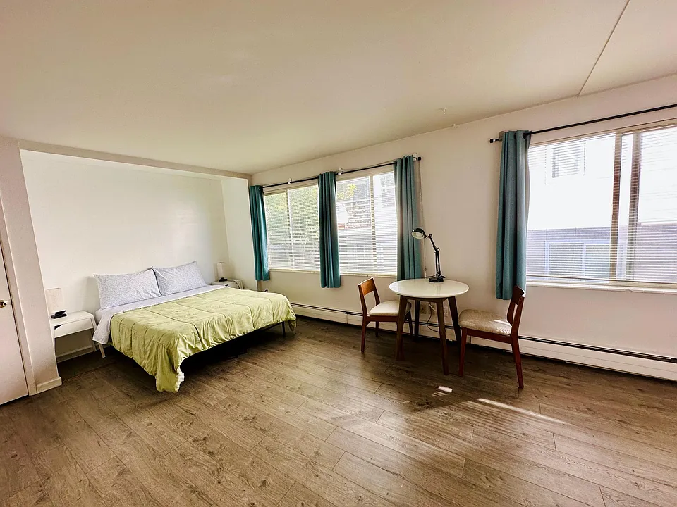 523 E Denny Way #7