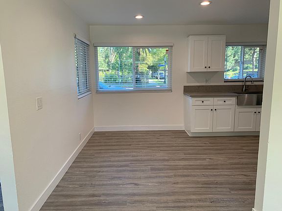 3rd image of 303 N Vine St APT A