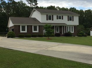 718 Crestview Dr, Bennettsville, SC 29512