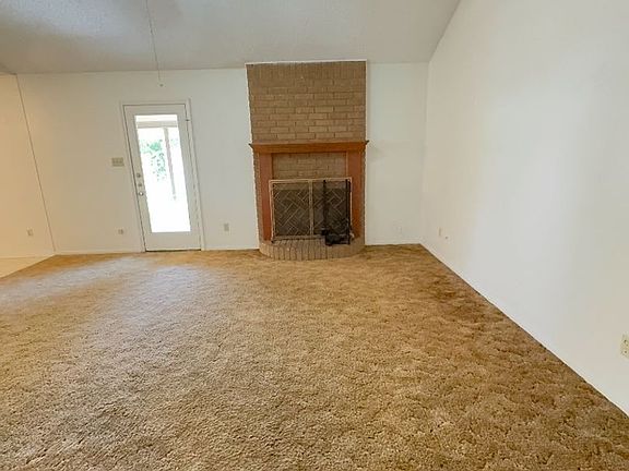 3rd image of 312 Saddle Dr