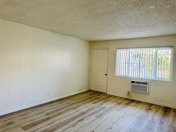 3rd image of 4830 Canoga St APT E