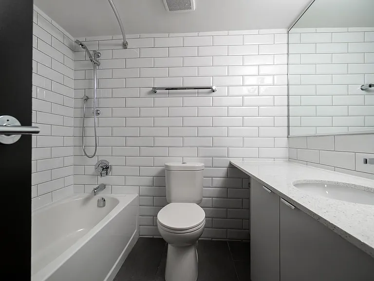 1348 Barclay St — Photo 10