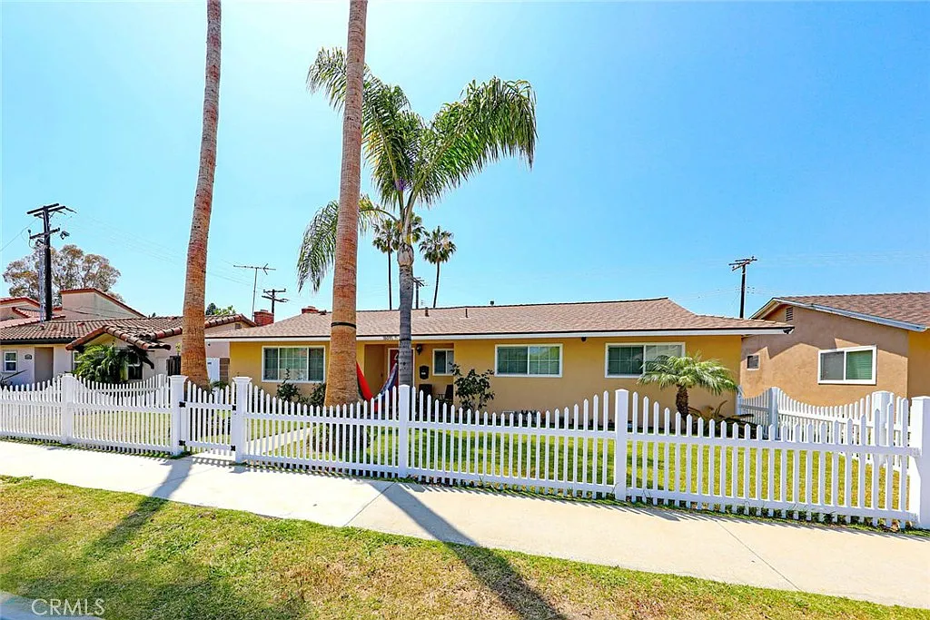 4 bed, 1200 sqft, $4,500 — Photo 2