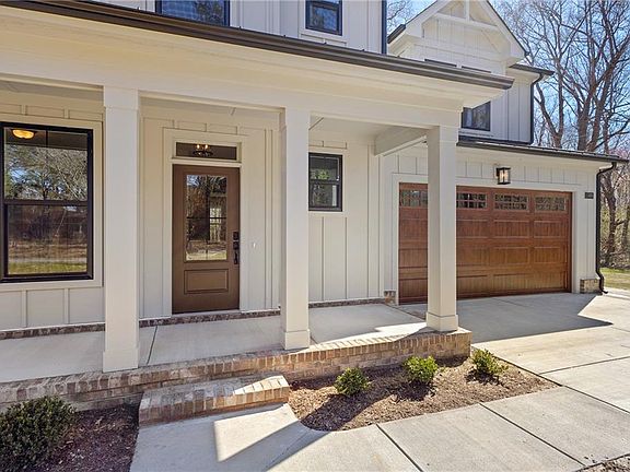 4th image of 1421 Saint Brides Rd W