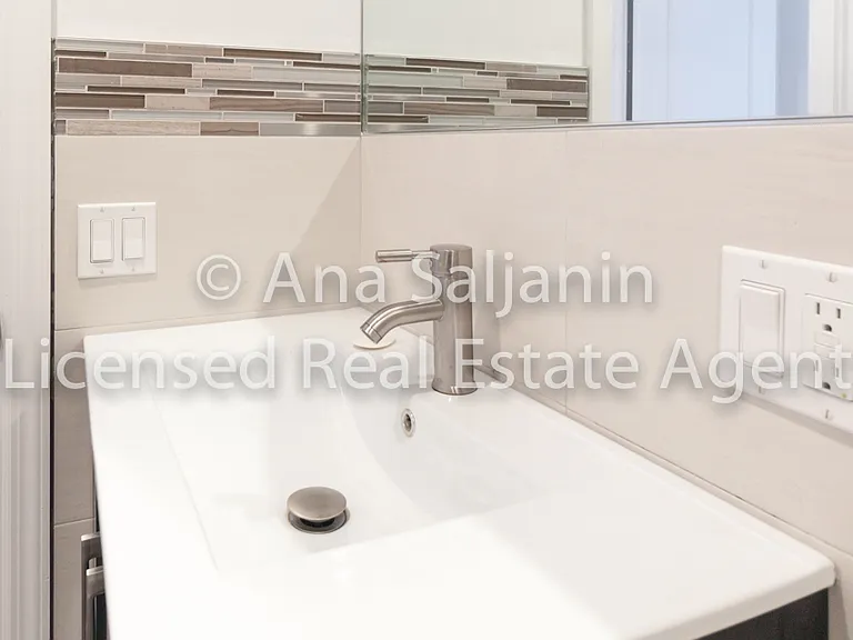 26-11 21st St #3 — Photo 10