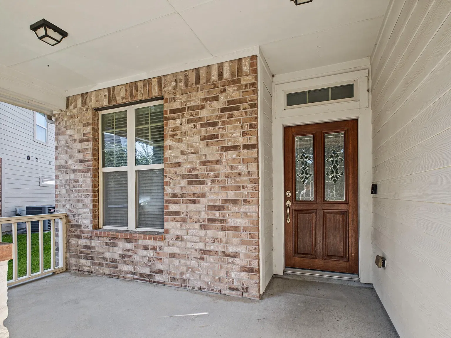 3 bed, 2.0 bath, 1822 sqft, $2,100 — Photo 2