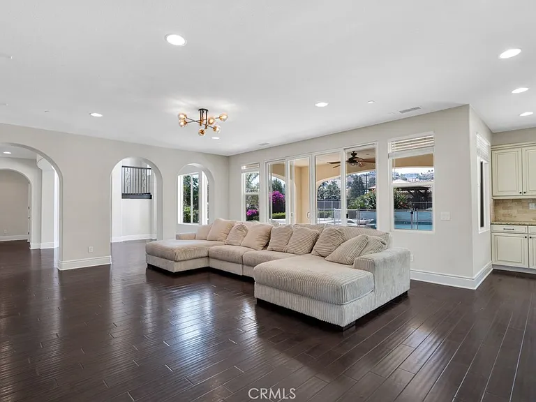9611 Baden Ave — Photo 16