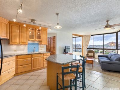320 Liliuokalani Ave #2403, Honolulu, HI, 96815