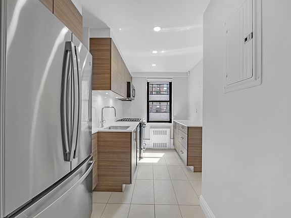 5th image of 141 E 33rd St #9K