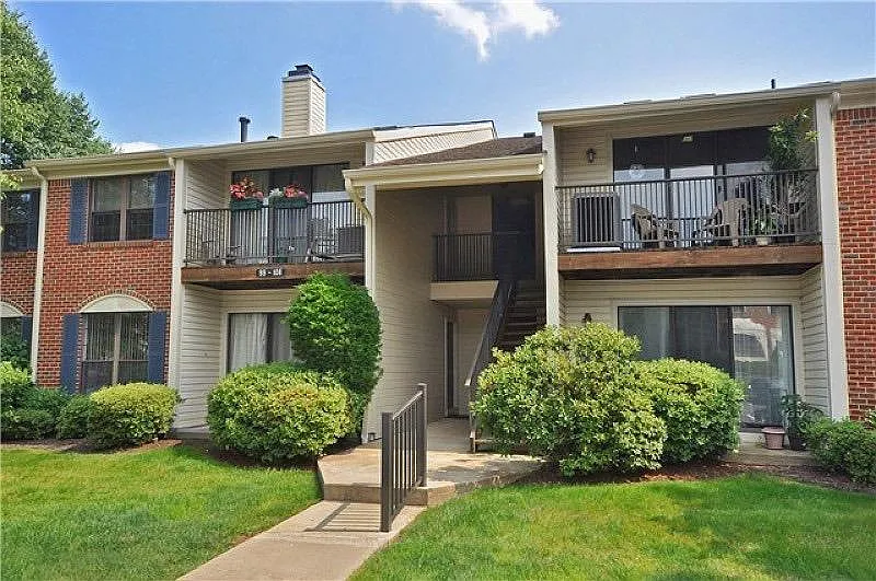 102 Woodward Ln #2