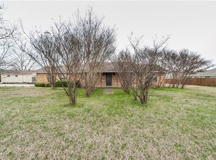 402 E 6th St, Krum, TX 76249