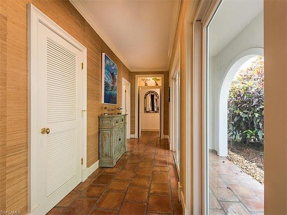 4th image of 1031 Oriole Cir