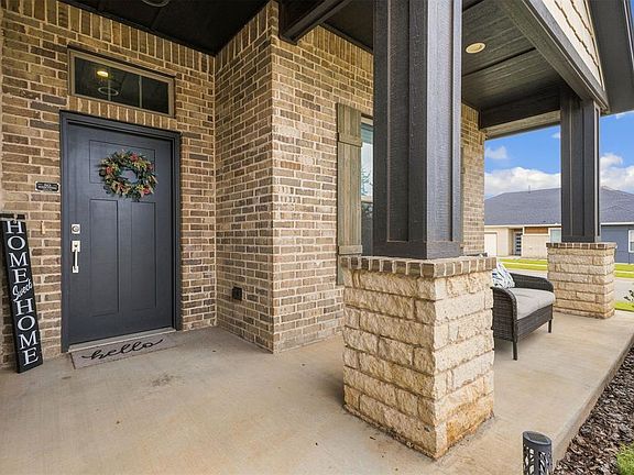 4th image of 15900 Langley Way