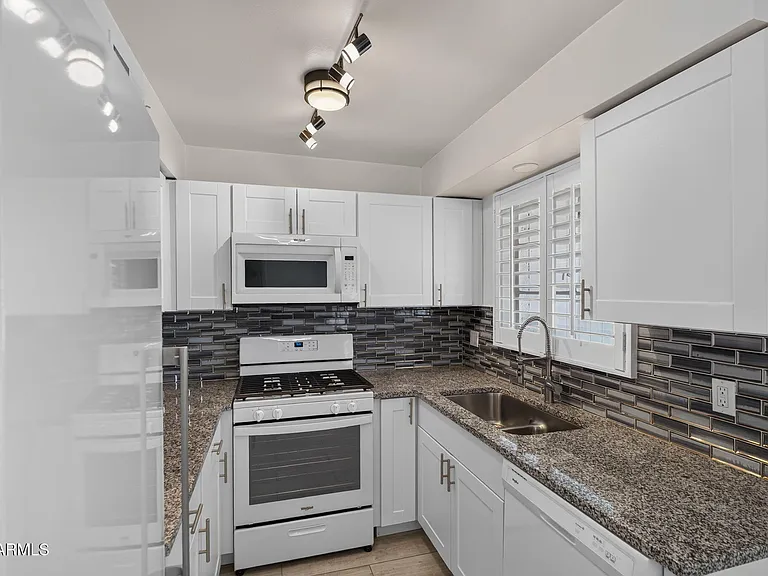 3517 E Montecito Ave #A — Photo 27