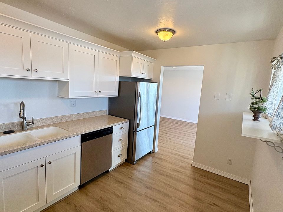 Bright Kitchen with Many New Cabinets
