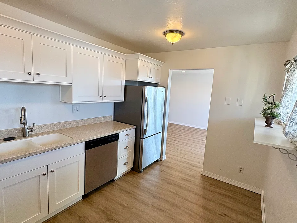 Bright Kitchen with Many New Cabinets