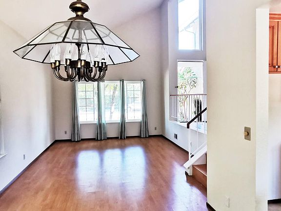 3rd image of 2999 Silverland Dr