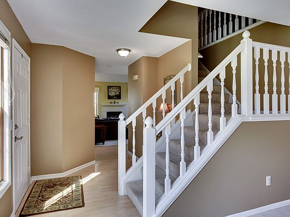 4th image of 13646 Essex Ct
