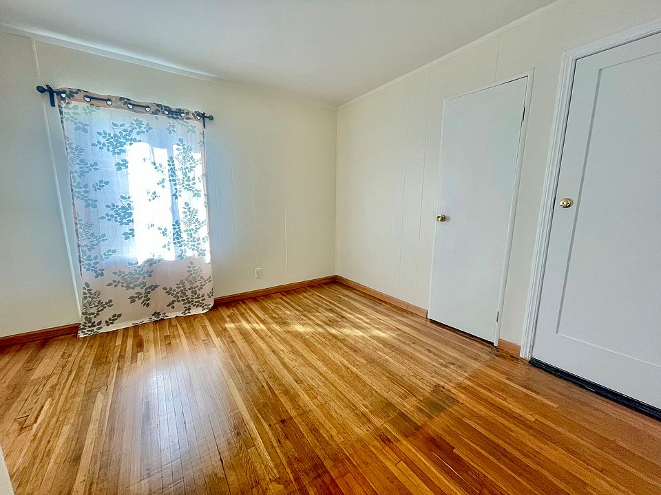 2nd image of 310 Aviador Ave #1