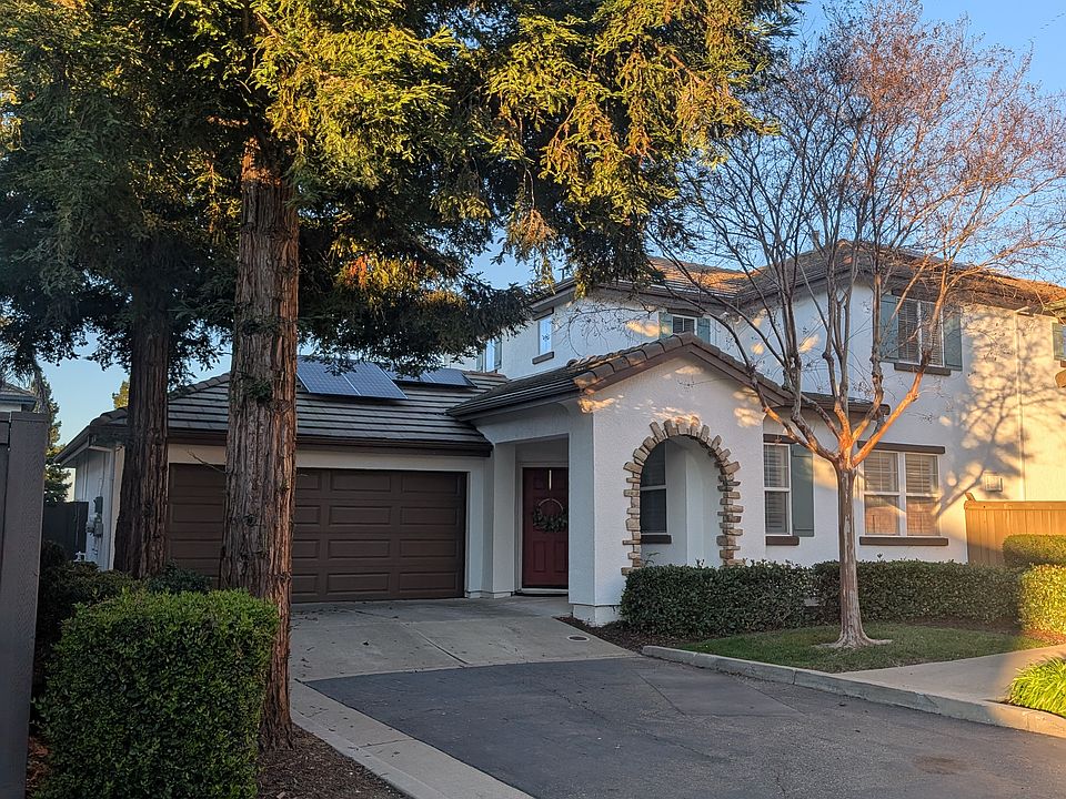 1st image of 111 Anjou Cir