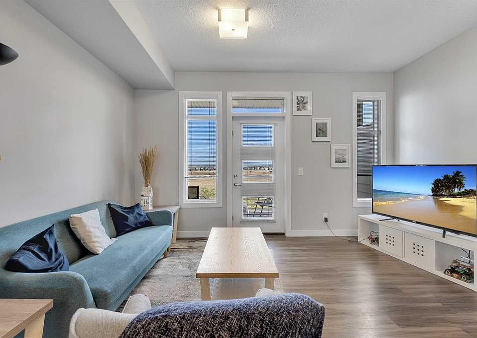 1st image of 154 S Seton Psge SE